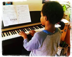 Learn how to play the keyboard 